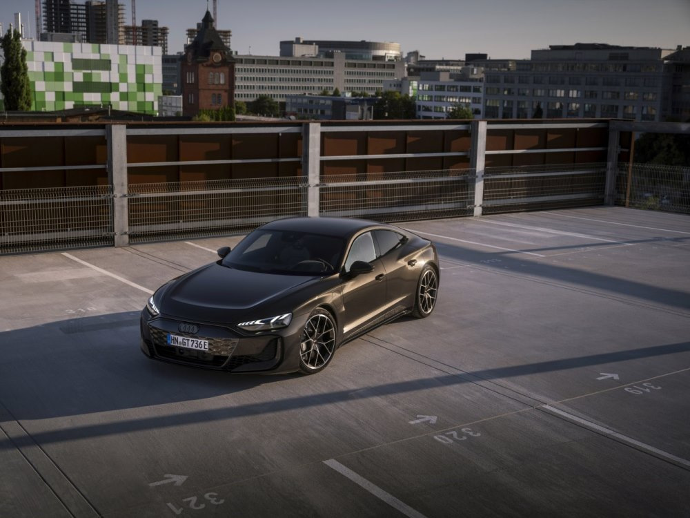 Audi RS e-tron GT 2025: premium electric grand tourer