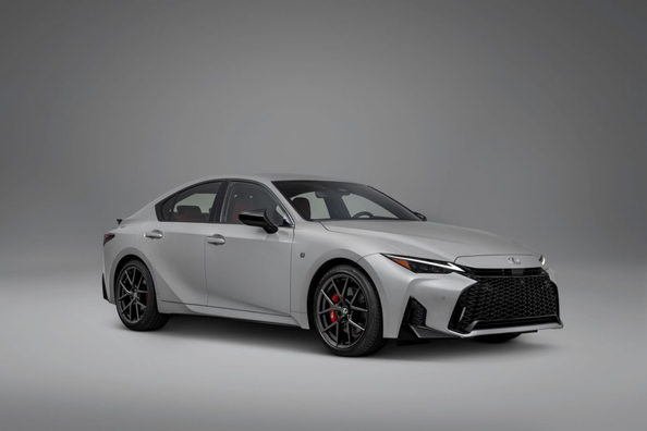 Lexus IS (XE30, 2025 facelift): review of the premium sports sedan