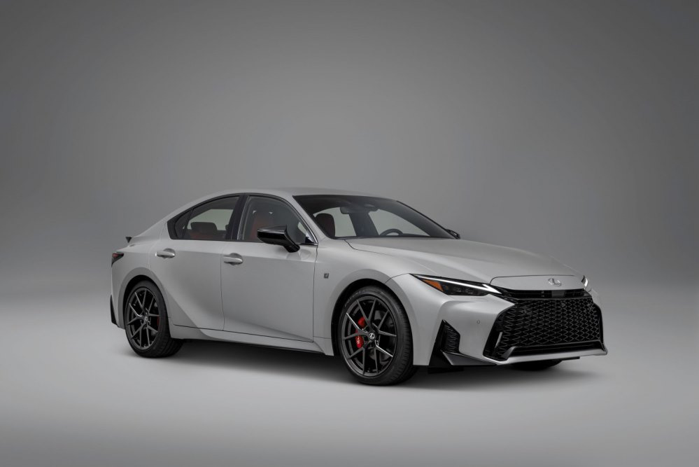 Lexus IS (XE30, 2025 facelift): review of the premium sports sedan