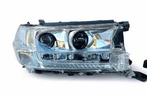 Toyota Land Cruiser 200 2007-2021 Front headlights 2016+ (Standard, used) photo 2