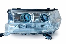 Toyota Land Cruiser 200 2007-2021 Front headlights 2016+ (Standard, used) photo 3