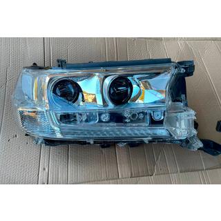 Front headlights 2016+ (Standard, used) Toyota Land Cruiser 200 2007-2021 photo 4