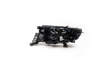 Toyota Land Cruiser 200 2007-2021 Right front headlight 2016+ (Standard, parking light not working) photo 5