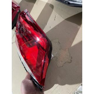 Clearance rear left inner tail light 2016-2021 (OEM standard) (trunk lid) (cracked) Toyota Land Cruiser 200 2007-2021 photo 4