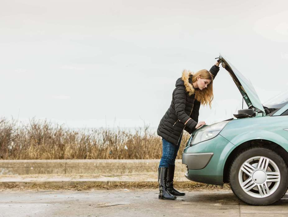 Why a car struggles to start cold: key causes and fixes