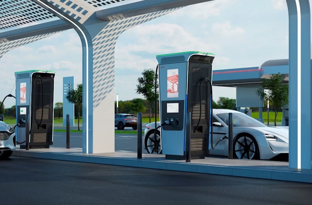 Charging an EV at a gas station: a complete driver’s guide