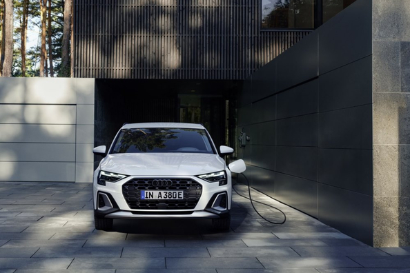 Audi A3 allstreet Plug-in Hybrid: efficient compact crossover