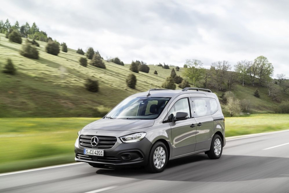 Mercedes-Benz Citan Tourer Review: Compact Passenger Van Photo 3