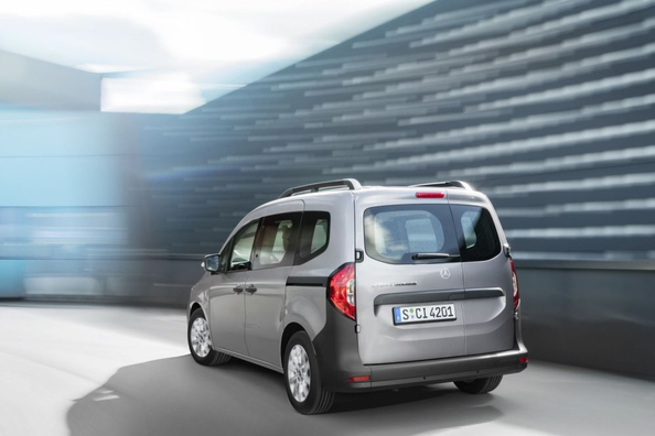 Mercedes-Benz Citan Tourer Review: Compact Passenger Van Photo 4