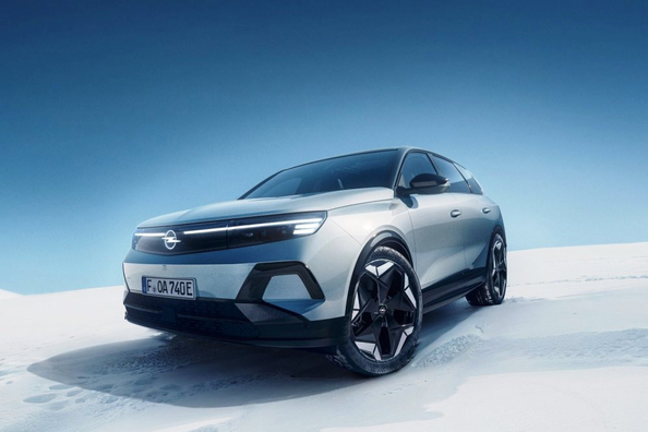 Review: The modern electric crossover Opel Grandland Electric