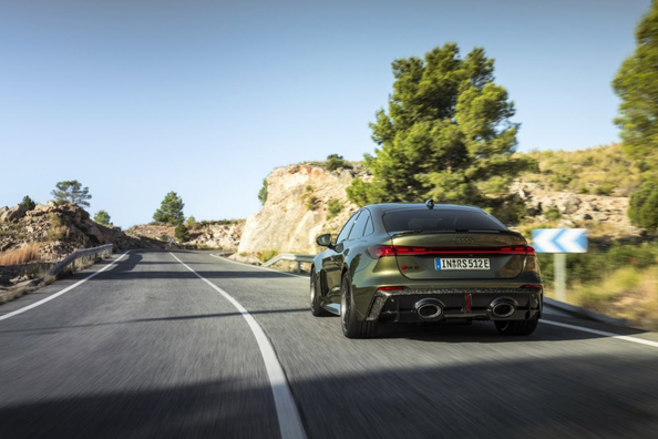 Audi RS5 Sedan Review: Powerful Plug-in Hybrid from Audi Sport Photo 4