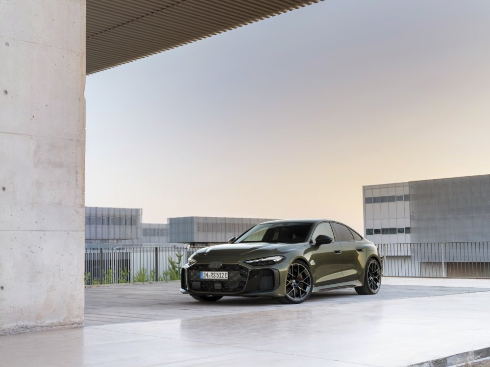 Audi RS5 sedan review: powerful plug-in hybrid from Audi Sport