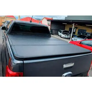 3-piece folding tonneau cover (2015-2020) Toyota Hilux 2015- photo 1
