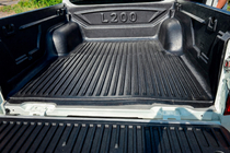 Toyota Hilux 2015- Aluminum pickup bed canopy photo 2