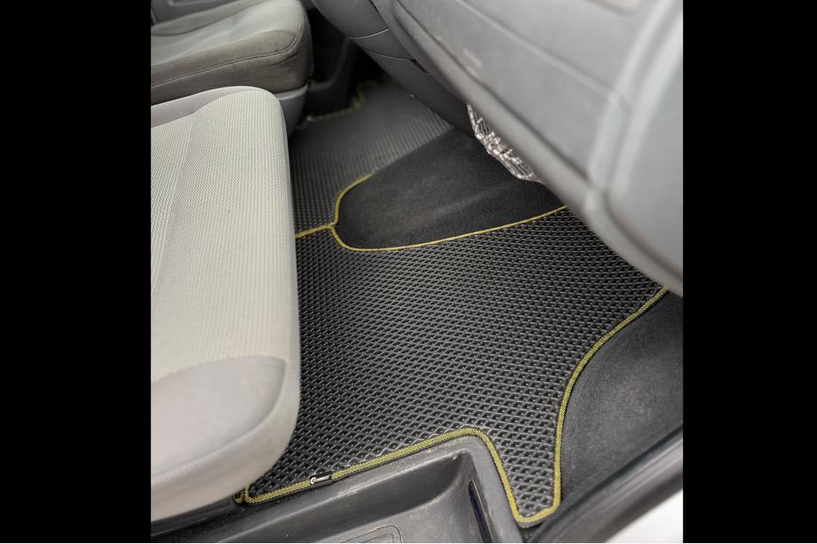 Volkswagen T5 2010-2015 EVA floor mats (short wheelbase, full cabin set, black) Image
