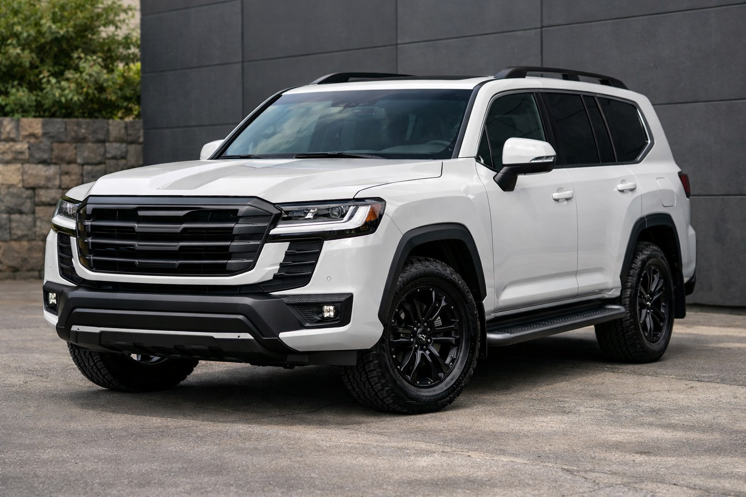 What to add first to a Toyota Land Cruiser 300: steps, grille or accents