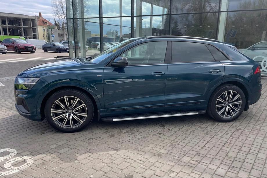 Audi Q8 2018- Maya V1 side steps (2 pcs, aluminum) Image