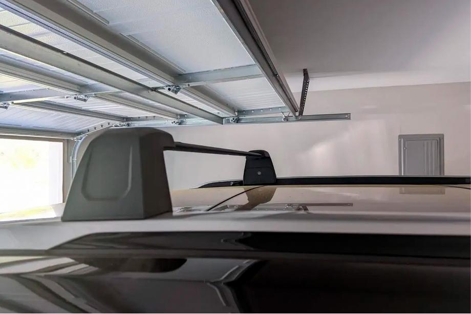 Jeep Grand Cherokee WL 2021- Roof rack cross bars for integrated roof rails OEM (2 pcs) Black Photo 4