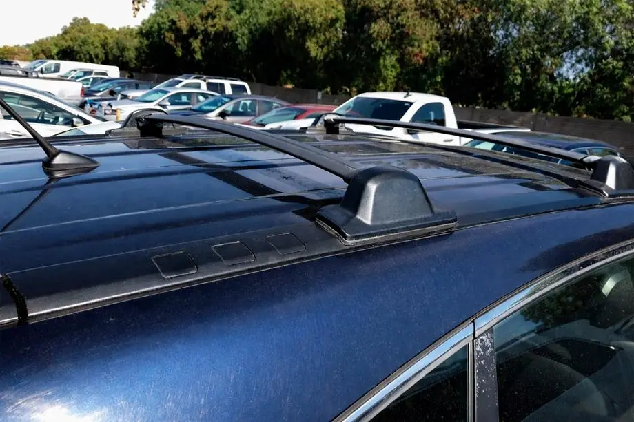 Honda CRV 2007-2011 Lockable OEM cross bars for factory mounting points (2 pcs) Image