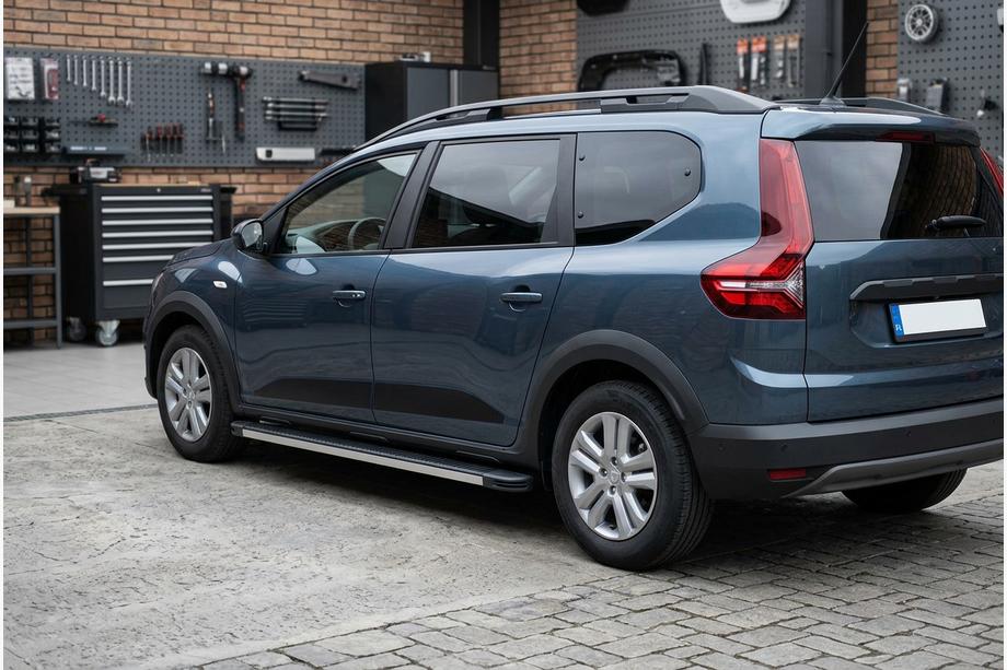 Dacia Jogger 2022- Maya V1 side steps (2 pcs, aluminum) Image