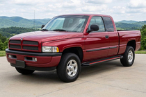 Dodge RAM (BR/BE) 1994–2002 Side steps Maya Red (2 pcs, Aluminum) photo 1