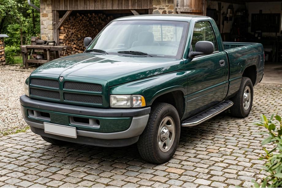 Dodge RAM (BR/BE) 1994–2002 Side Steps Maydos V1 (2 pcs, Aluminum & Stainless Steel) Image