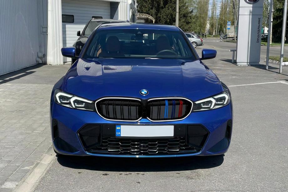 BMW 3 Series G20/G21 2018- M-Color LED Kidney Grilles (2022+, Gloss Black) Image