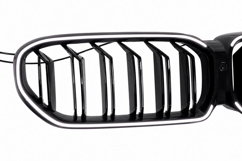 BMW 5 Series G30/G31 2017–2023 M-Look V1 LED Kidney Grilles (2021-2023, Gloss Black) Photo 5