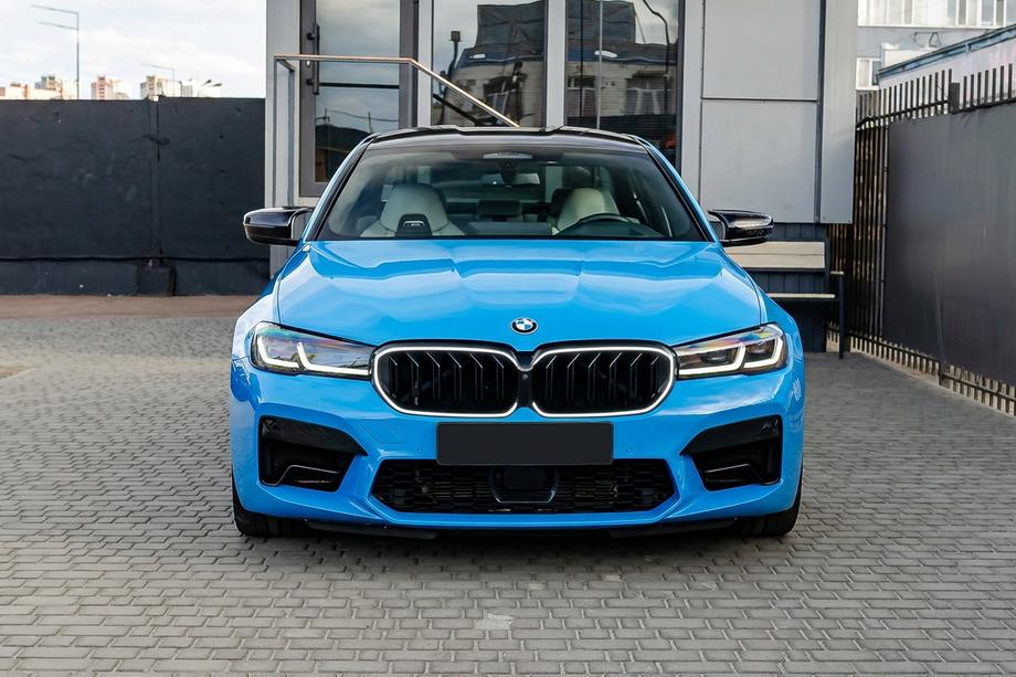 BMW 5 Series G30/G31 2017–2023 M-Look V1 LED Kidney Grilles (2021-2023, Gloss Black) Photo 1