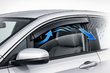 Which wind deflectors ventilate the cabin without letting rain in photo 1