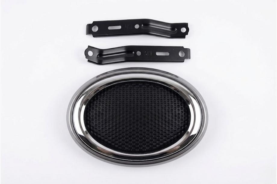 Toyota Land Cruiser Prado 150 2009-2023 Front emblem V4 (2013-2017, 20 cm x 14 cm) Photo 1
