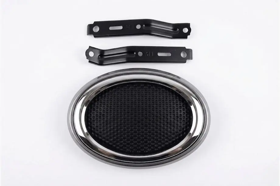 Toyota Land Cruiser Prado 150 2009-2023 Front emblem V4 (2013-2017, 20 cm x 14 cm) Image