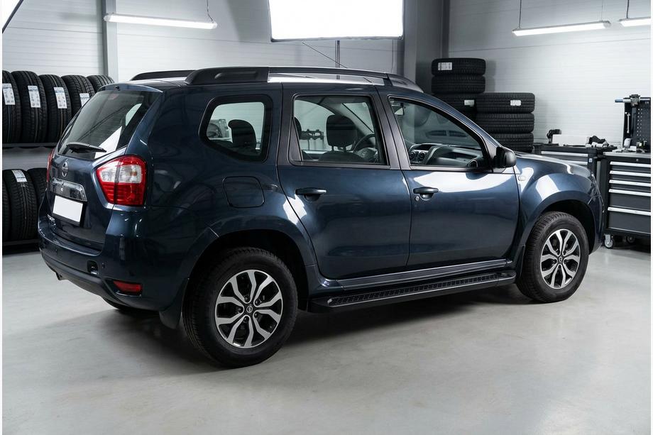 Nissan Terrano 2014- Allmond Black Side Steps (2 pcs, Aluminum) Image