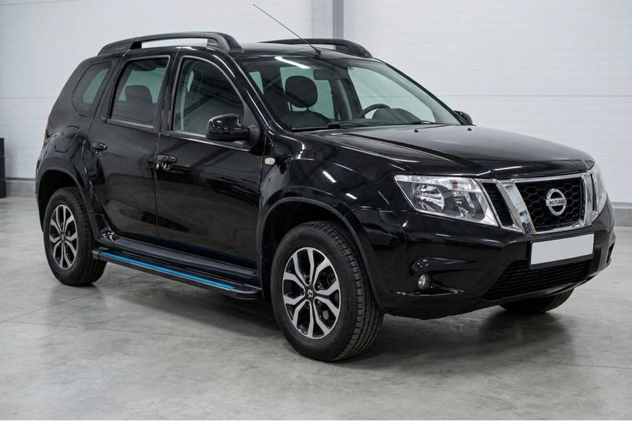 Nissan Terrano 2014- Side steps Maya Blue (2 pcs, Aluminum) Image