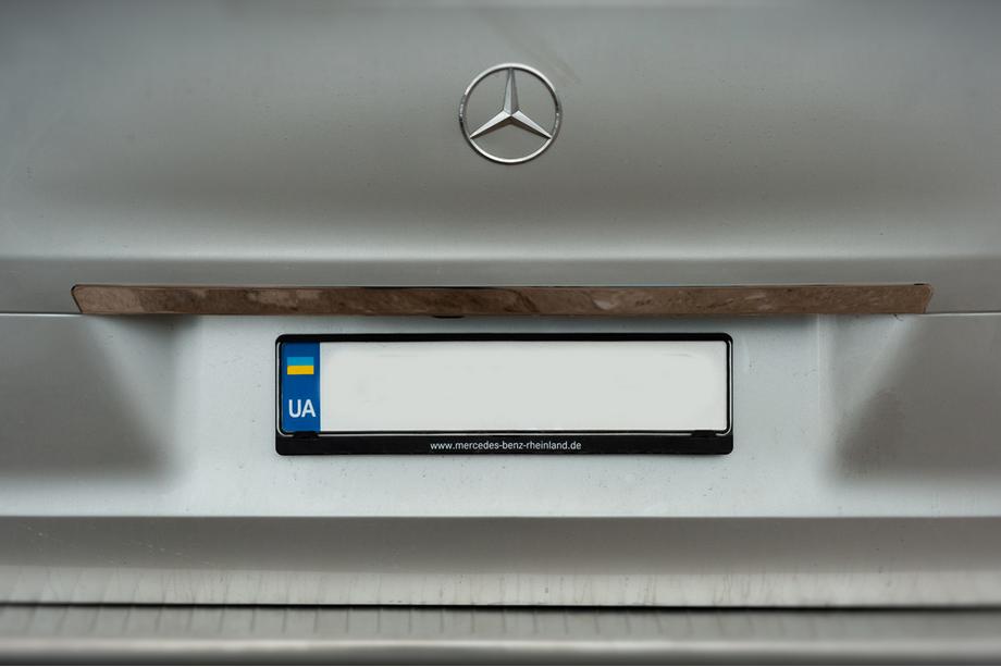 Mercedes Vito/V-class W447 2014- Wide stainless steel tailgate trim above license plate Carmos - Turkish Stainless Steel Image