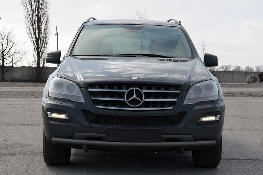 Mercedes ML W164 2005-2011 Front Bumper Guard ST008 Black (Stainless Steel) Image