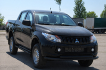 Mitsubishi L200 2015-2024 Front bull bar ST014 Black (stainless steel) photo 3