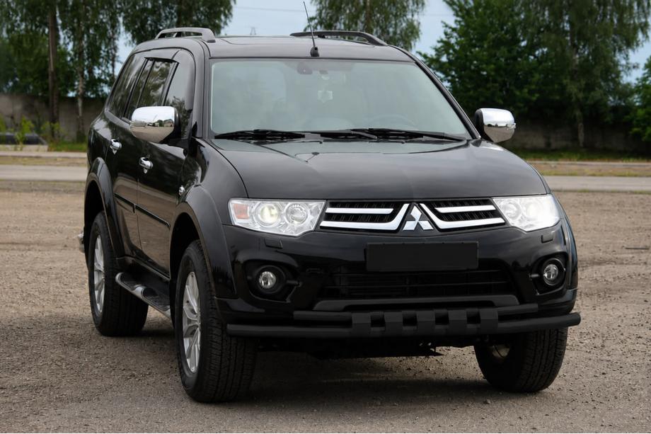 Mitsubishi L200 2006-2015 Front bull bar ST015 Black (stainless steel) Image