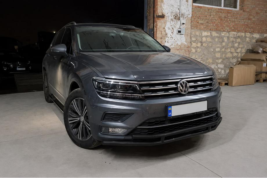 Volkswagen Tiguan 2016-2023 Front bull bar ST016 Black (stainless steel) Image