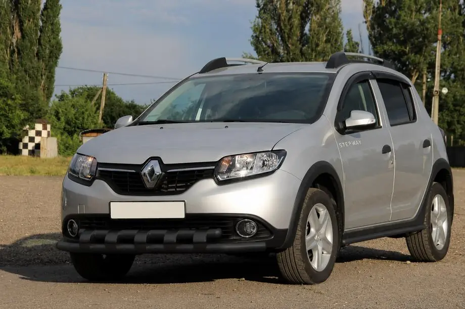 Dacia Sandero 2013-2020 Front bull bar ST015 Black (stainless steel) Image