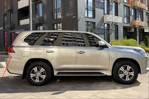 Lexus LX570/450d 2008-2022 Rear bumper/fender molding 2016-2021 (under tail light) photo 1