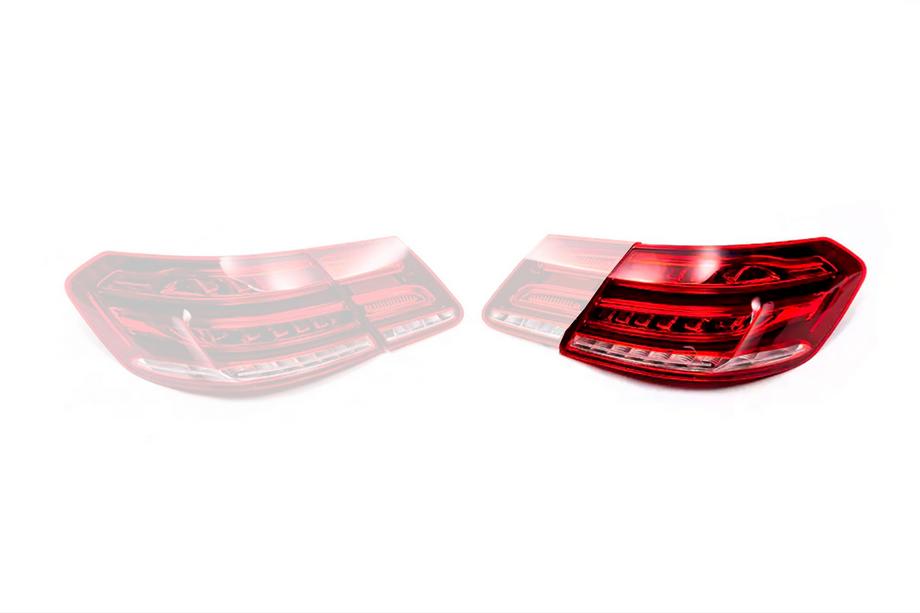 Mercedes E-class W212 2009-2016 Clearance! Rear tail light (right, fender-mounted, facelift) Image