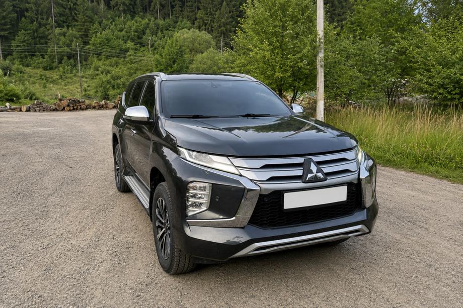 Mitsubishi Pajero Sport 2015- Integrated roof rails grey OEM (2019-, Aluminum) Image
