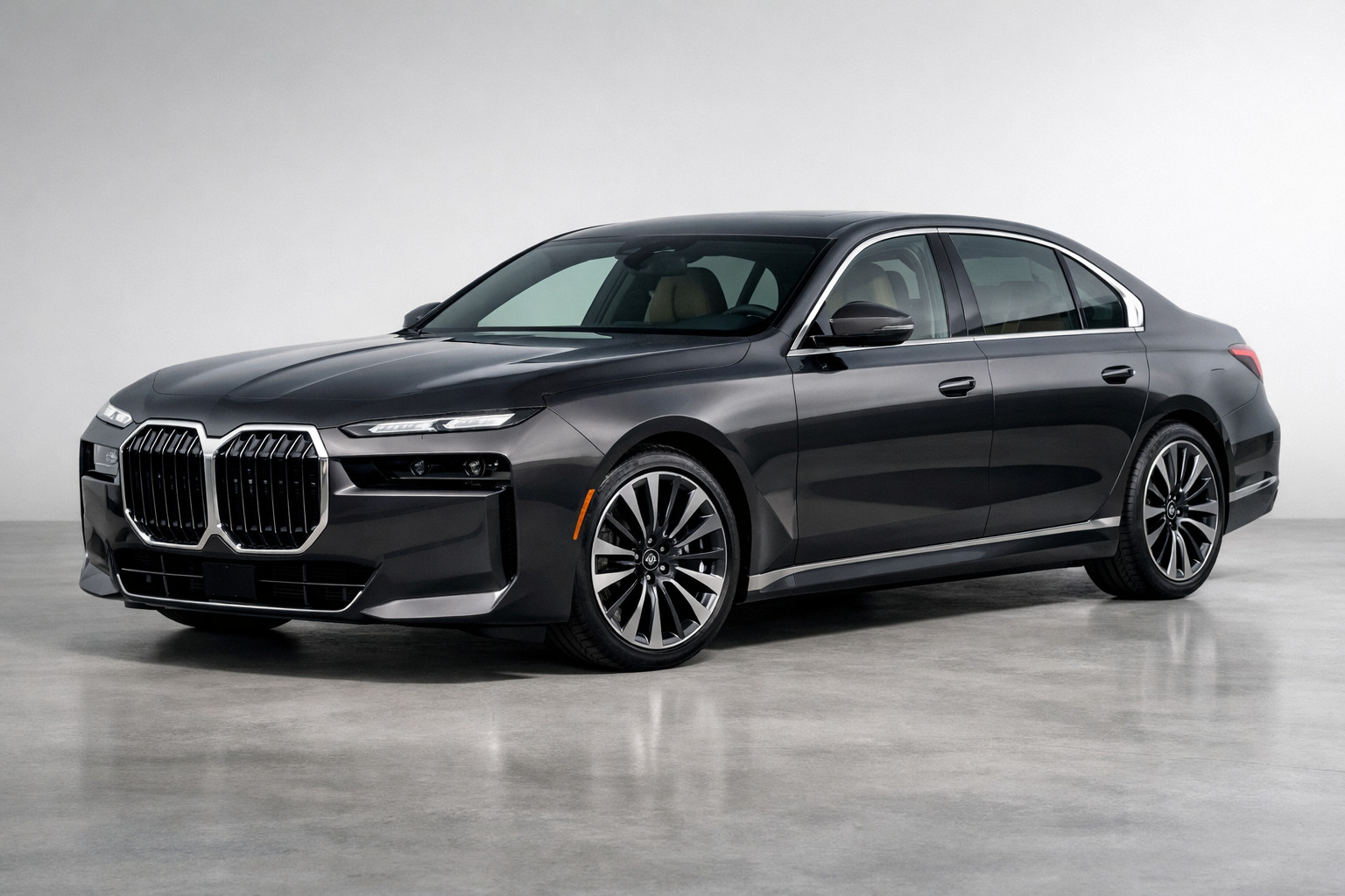 BMW 7 Series G70/G71 (2022–): a flagship for max tech