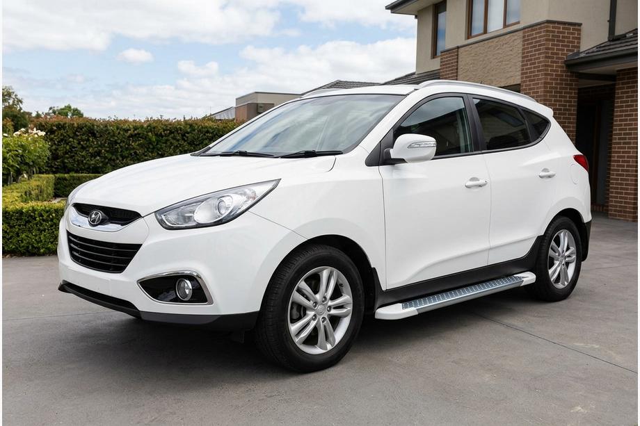 Hyundai IX-35 2010-2015 Side Steps Allmond White (2 pcs, Aluminum) Image
