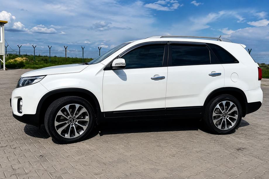 Kia Sorento II XM 2009-2014 OEM Gray Roof Rails (Aluminum, Adhesive Mounting) Image