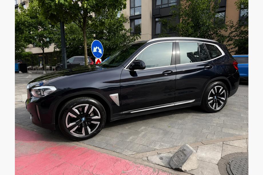 BMW X3 G01 2018- Integrated OEM chrome roof rails (Aluminum) Image