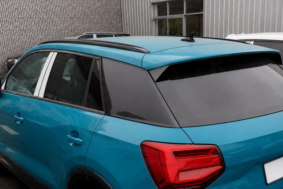 Audi Q2 2016- Integrated roof rails black OEM (Aluminum, adhesive mounting) Image