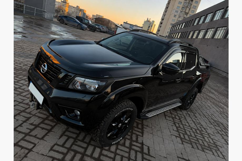 Nissan Navara/NP300 2016- OEM Black Roof Rails (ABS plastic, adhesive installation) Image