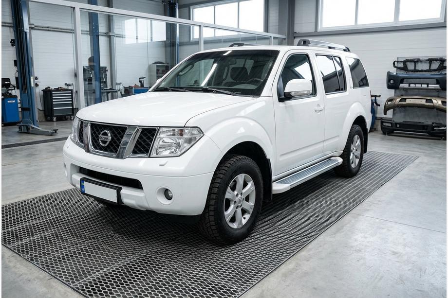 Nissan Pathfinder R51 2005-2014 Side Steps Allmond White (2 pcs, Aluminum) Image